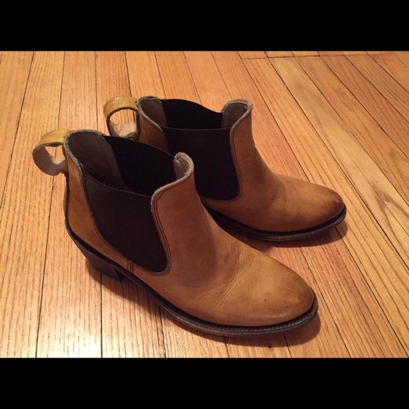 Gee Wawa Chelsea booties