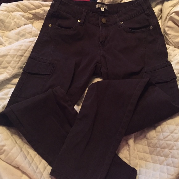 Skinny jeans with pockets on sides
