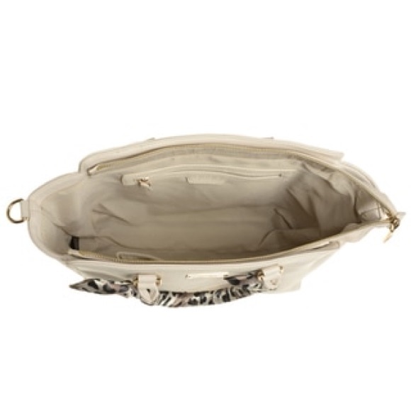 ❤️Last one ♥️BCBG Paris Scarf Story satchel bag - Picture 7 of 8