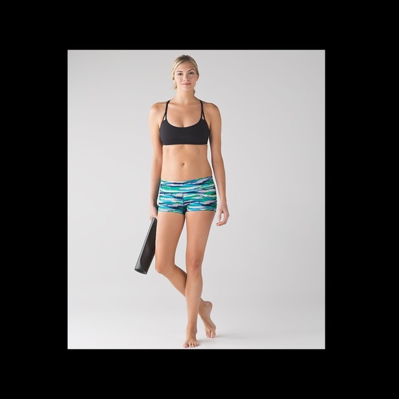 NWOT Lululemon Boogie Short Roll Down