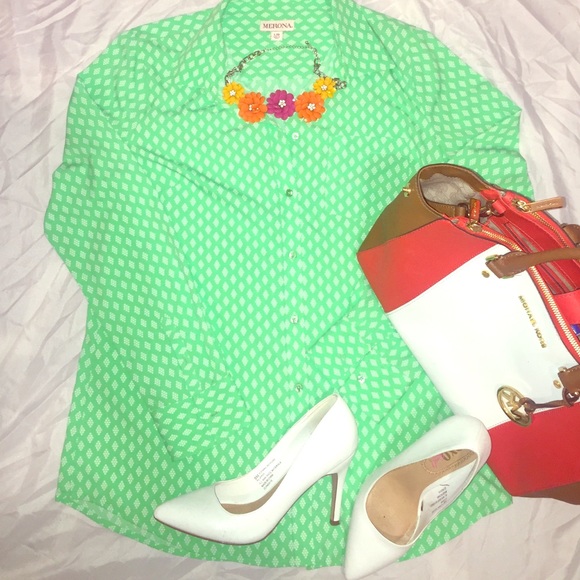 💟2 for $25‼️ MERONA button up lime green blouse