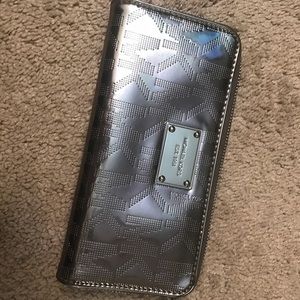 Michael Korda metallic wallet