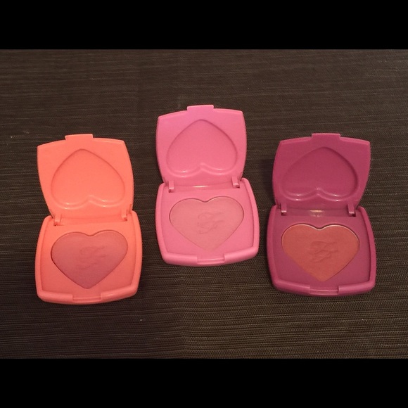 Too Faced Blush