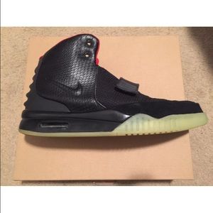 Air yeezy 2 solar red SOLD