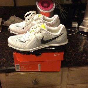 Nike air max women's size 10