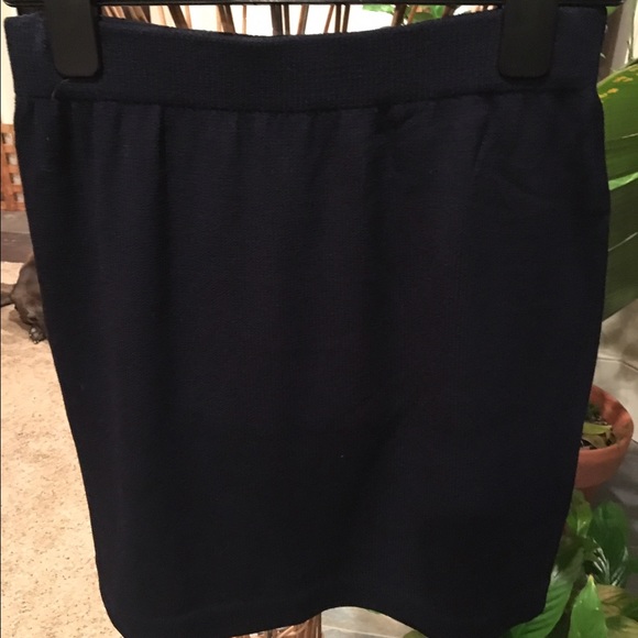 ST. JOHN Basics Skirt