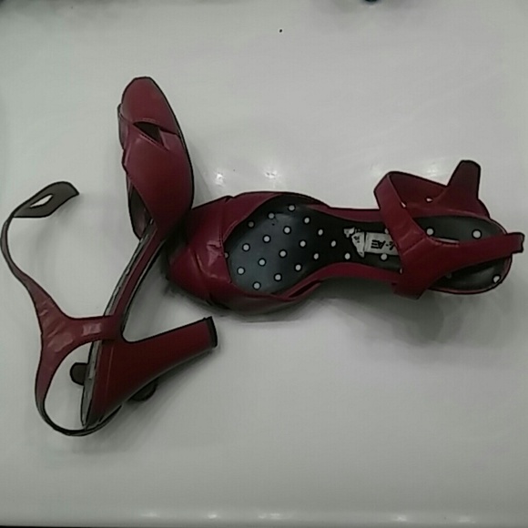 Women shoe - Picture 2 of 2