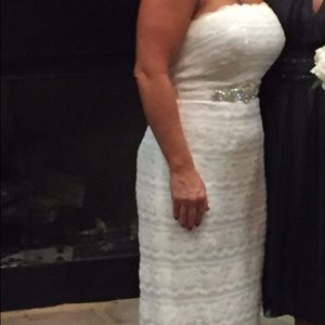 Wedding Dress Size 6. (Davids Bridal)
