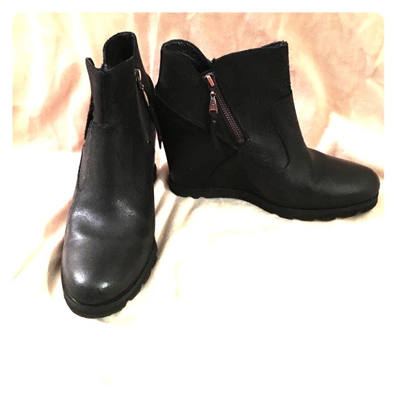Ugg wedge booties