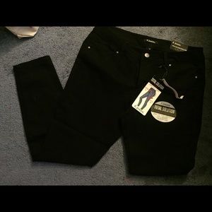 Black Skinny Leg Stretch Jeans