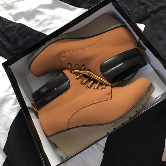 Wide Width Wedged Booties