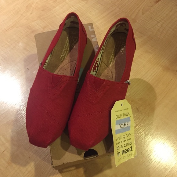 New with tags Toms shoe size 6