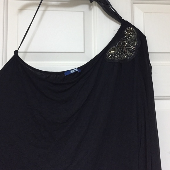 Never worn one sleeve embellished shoulder shirt