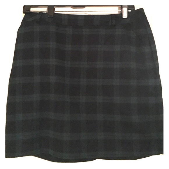 Old Navy wool tartan style skirt, has pockets!