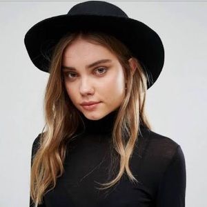 Black fedora hat