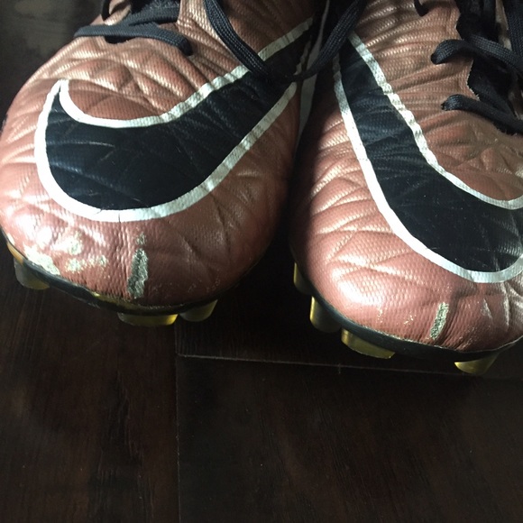 ***SOLD***Nike hyper venom soccer cleats