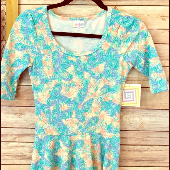 NWT🎉 LuLaRoe Nicole Dress 🎉