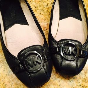 MK black flats in great condition