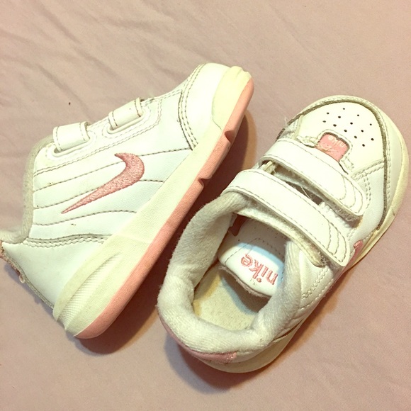 Toddler Velcro Nike Pink Swoosh