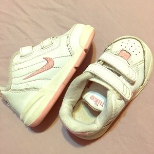Toddler Velcro Nike Pink Swoosh