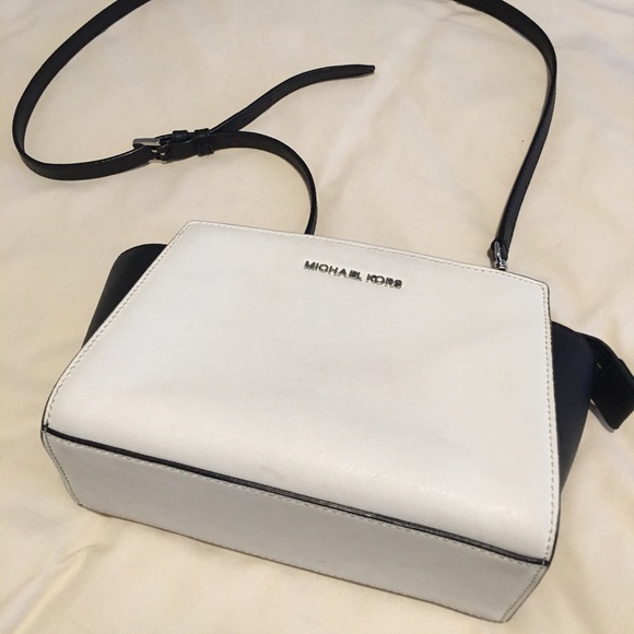 Michael Kors Handbags - Michael Kors