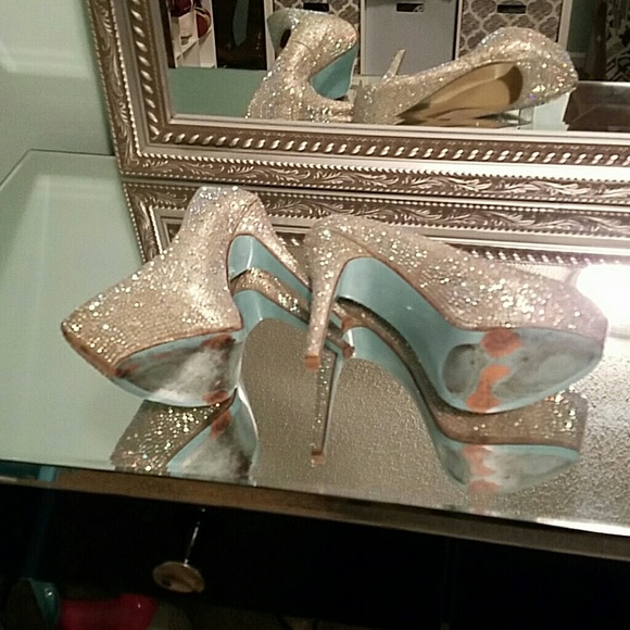 Betsey Johnson- Platform High Heels - Picture 2 of 3