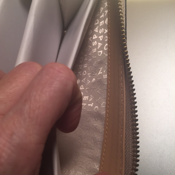 Additionally fotos of Kate Spade wallet