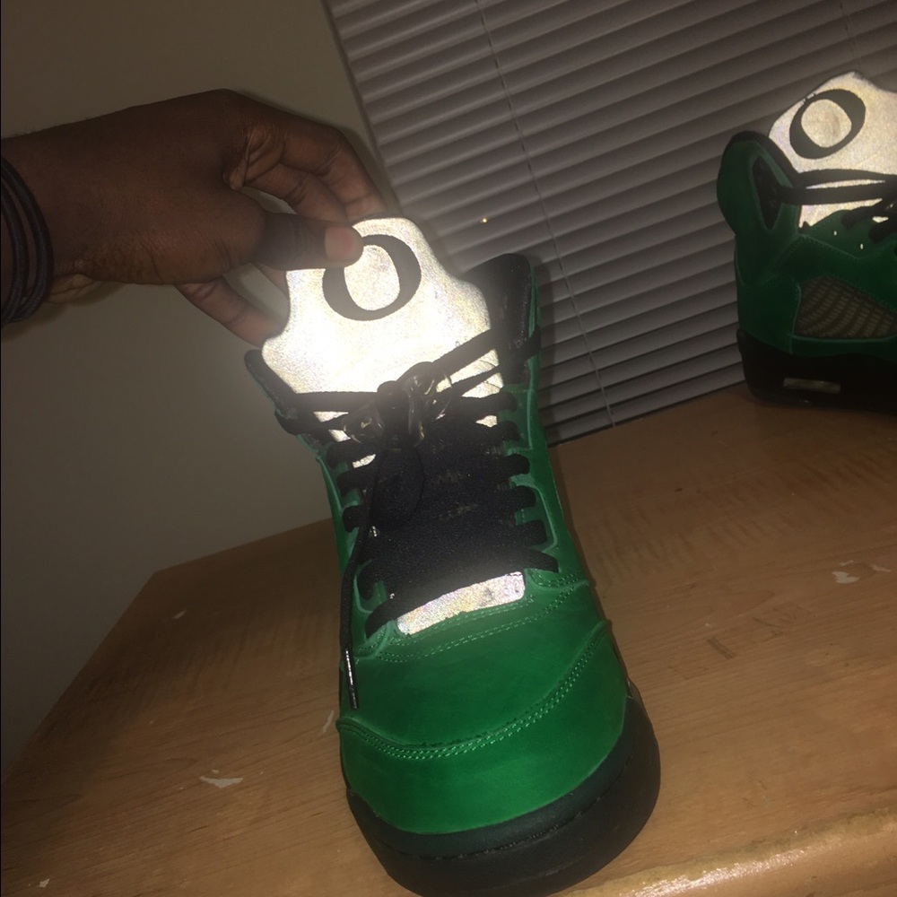 Oregon duck PE retro 5s. 9/10 condition.