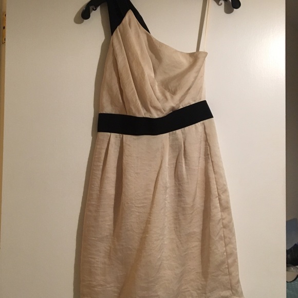 Crème colored, bandage strap dress