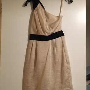 Crème colored, bandage strap dress