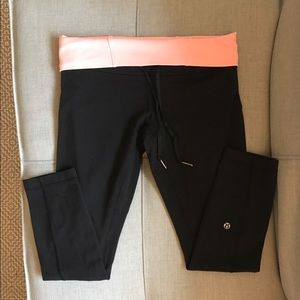 Lululemon black yoga pants