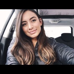 Meet your Posher, Sabrina