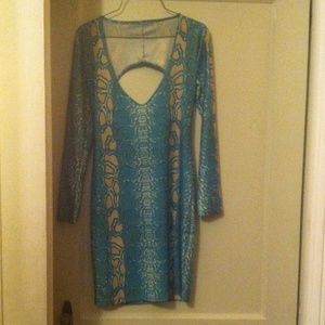 Long sleeve open back bodycon dress