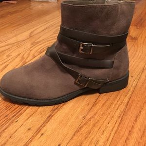 Girls Size Brown 5 Boots.