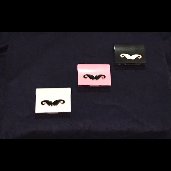 Contact lens case
