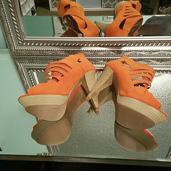 Charlotte Russe- Open toed high heels - Picture 2 of 3