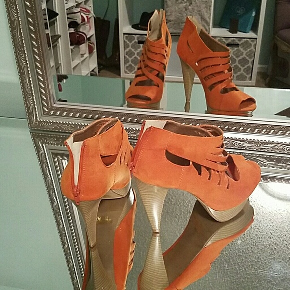 Charlotte Russe- Open toed high heels - Picture 3 of 3