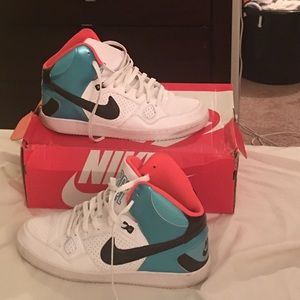 Men's Nike son of force mid