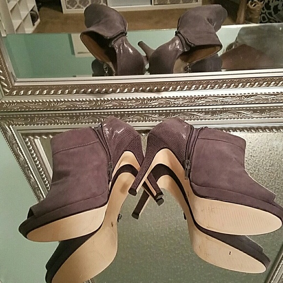 Peep toed ankle booties - Picture 2 of 3