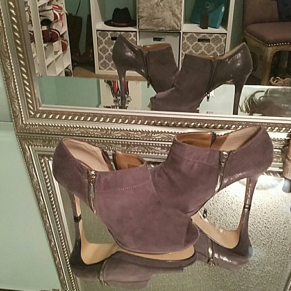 Peep toed ankle booties - Picture 3 of 3