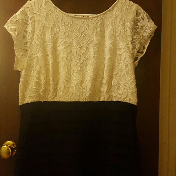 Lace 2 tone dress!