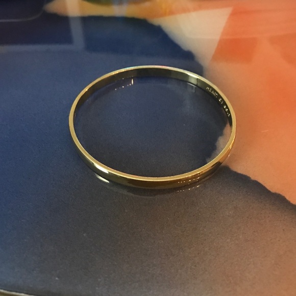 Simple bangle