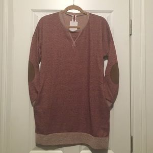 NWT Burgundy tunic with pockets - Medium