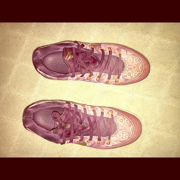 Nike basketball shoes - Picture 1 of 4