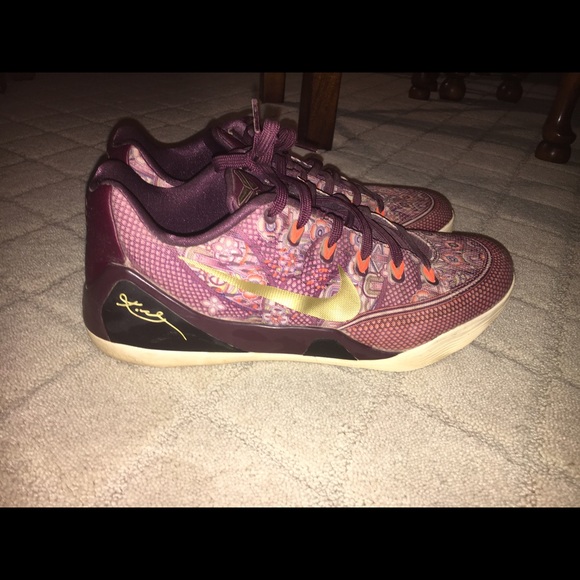 Nike basketball shoes - Picture 2 of 4