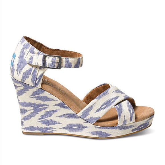 TOMS Blue Ikat Strappy Wedge Sandal 7.5