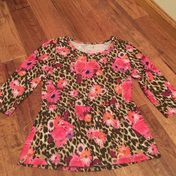Girls shirt 👚