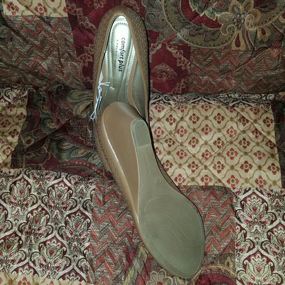 Shoes - Picture 2 of 3