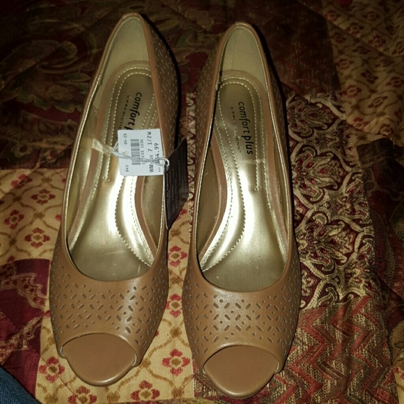 Shoes - Picture 3 of 3