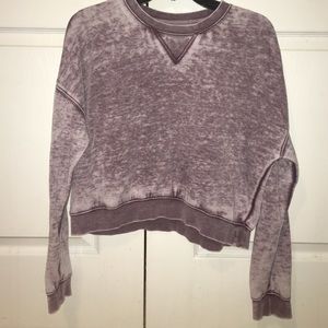 Cropped Kendall & Kylie sweatshirt!